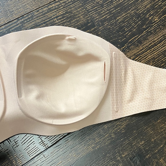 NWT VertVie Nude/Beige Strapless Bandeau Bra - - Picture 4 of 11